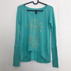 comfy mint green long sleeve tee with thumbhole